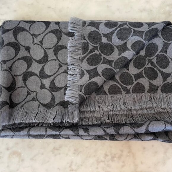COACH Signature C Black Gray Reversible Scarf with Fringe - Picture 4 of 14